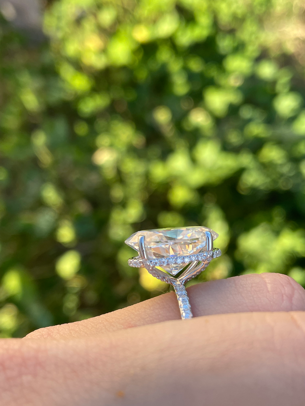 Thumbnail: 10-Carat Oval Moissanite Ring in 10k White Gold | Full Eternity, Size 5