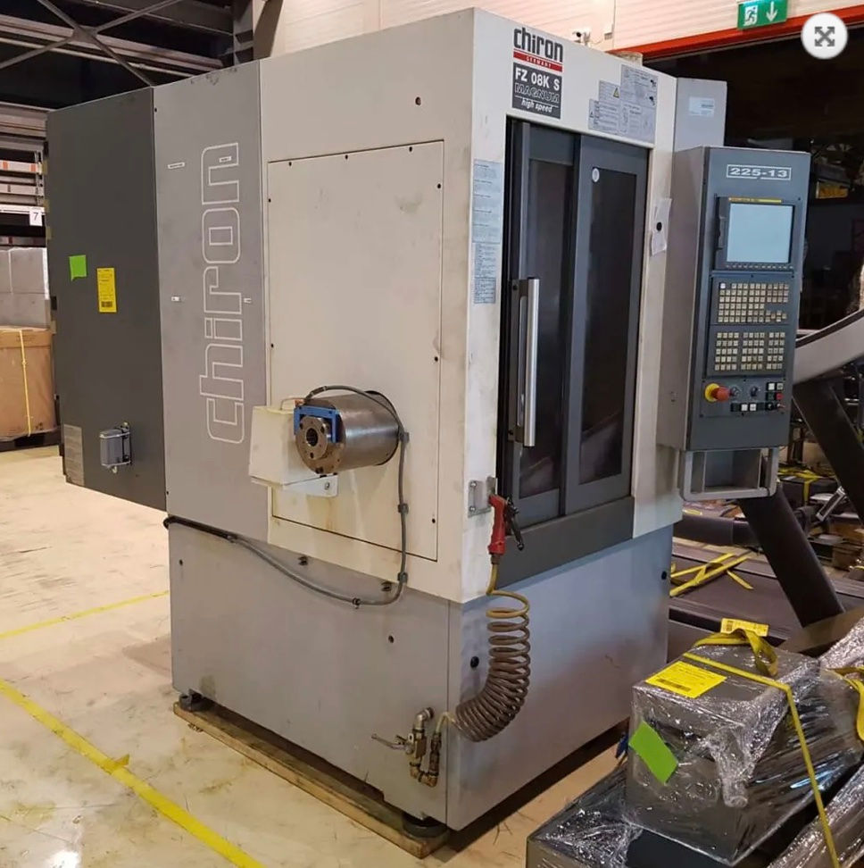 Küçük resim: 2003 CHIRON FZ08KS MAGNUM 8 EKSEN CNC FREZE DIK ISLEM FANUC İşletim Sistemi