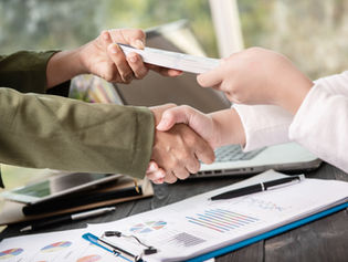 Promesas de compraventa: qué pasa si una de las partes no firma o se arrepiente