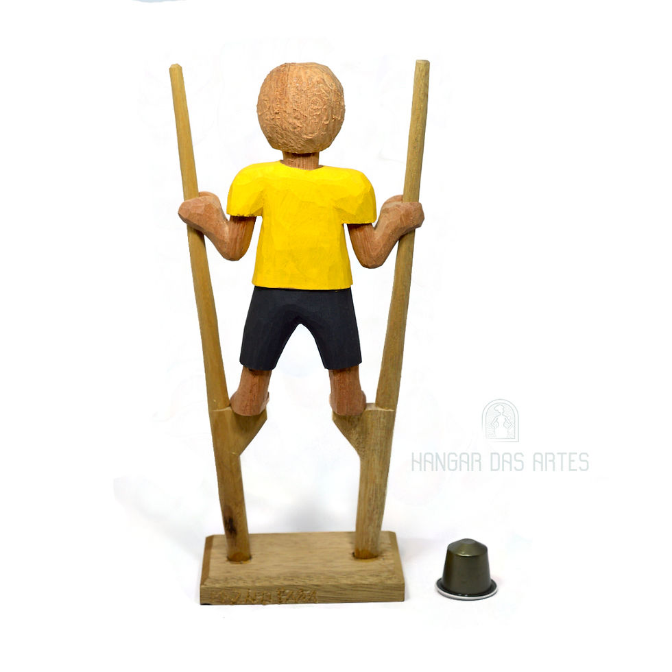 Miniatura: Boneco com pernas de pau