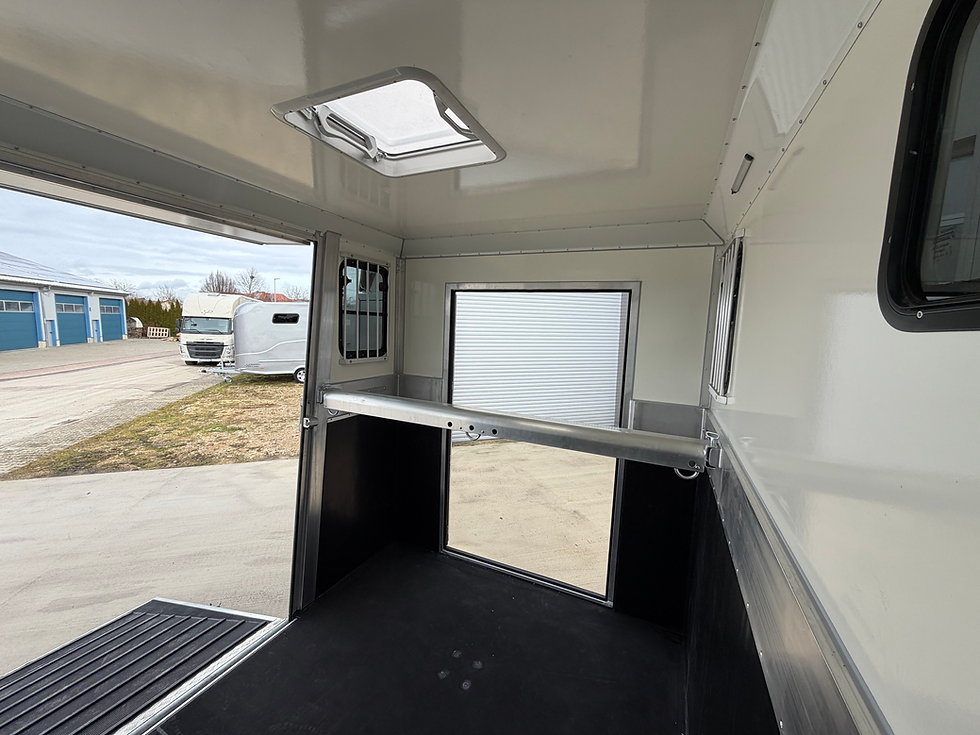 Thumbnail: 2-horse-trailer standard