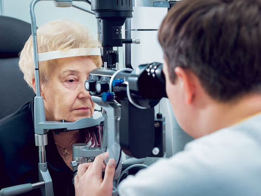 Your Vision Matters: Finding Trusted Macular Hole Surgeons in Tampa