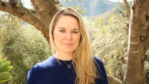 Katharina Ogilvie in der Natur – Achtsamkeit, mentale Gesundheit und bewusste Erholung