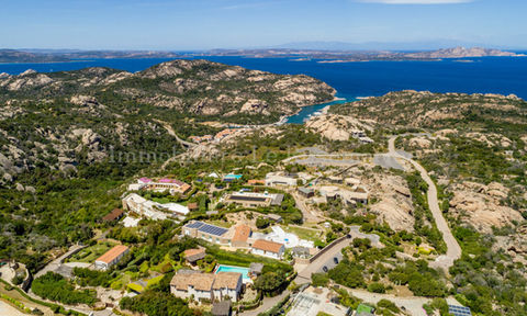 Vista aerea di ville di lusso Le Rosemarine in Costa Smeralda