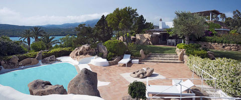 Villa di lusso Le Rosemarine con piscina e vista mare.