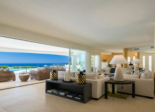 Soggiorno Le Rosemarine Luxury Villas, vista mare.