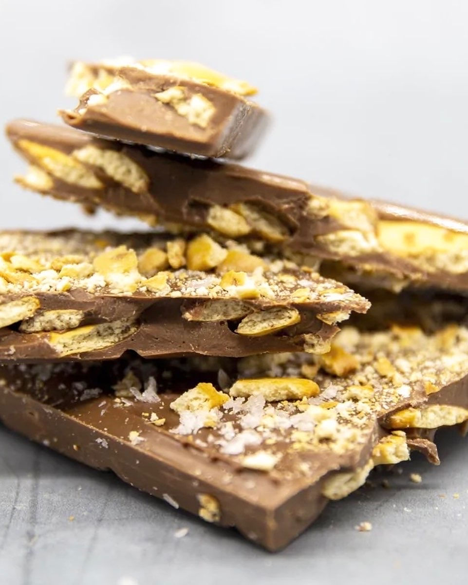 Thumbnail: Snickerdoodles Milk Choc Salted Pretzel Bar