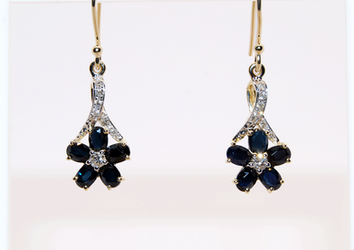Black Sapphire Yellow Gold Flower Earrings