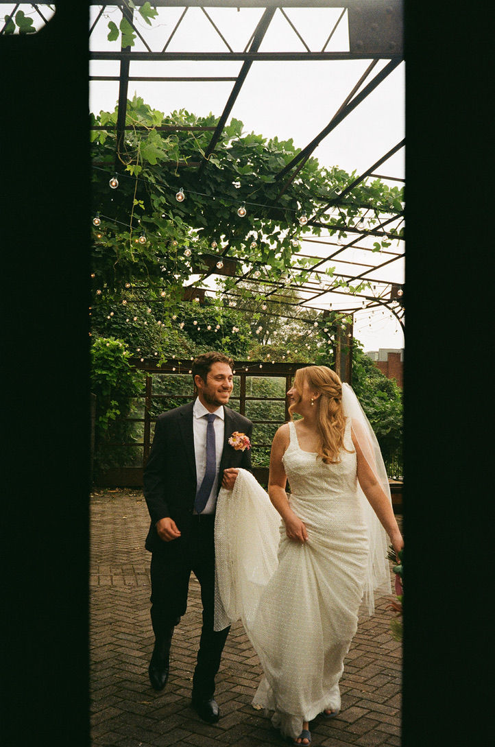Caroline & Will photographed by Baylee's Creative House- https://www.bayleescreativehouse.com/
