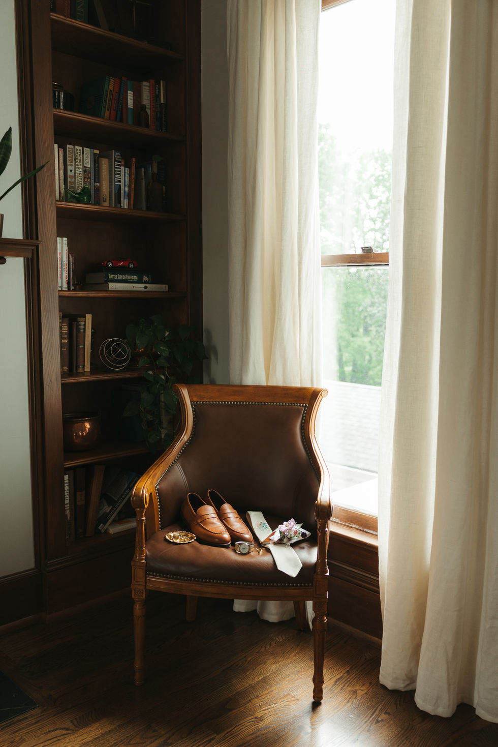 Maggie & Hunter May Wedding Photographed by Wild Alchemy Photo at Maple Grove Estate Knoxville