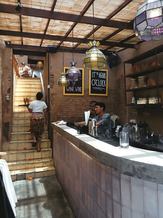 Lokale restaurants Ubud - Warung Ubud - Sun Sun Warung - Bali - Indonesië - Ongekende Weg