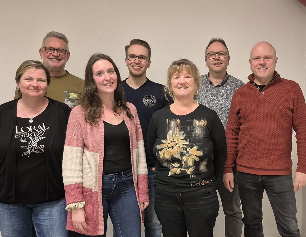 hinten: Martin Hartmann, Niklas Kämpfer, Olaf Kämpfer, Dieter Zamponi (v.l.), vorne: Sabine Hoffmann, Renée Schneider, Martina Seidel (v.l.)