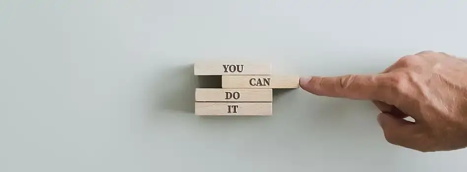 Leanbet apoya a las empresas en su camino hacia la mejora continua mediante el pensamiento Lean. Esta imagen simboliza el empoderamiento y la eficiencia operativa logrados a través del método Kaizen. Mediante capacitación corporativa específica, impulsamos la optimización de procesos y la reducción de desperdicios, transformando la motivación en resultados medibles. Elegir la consultoría de Leanbet significa fomentar una cultura de acción para maximizar el valor y la competitividad de su negocio.