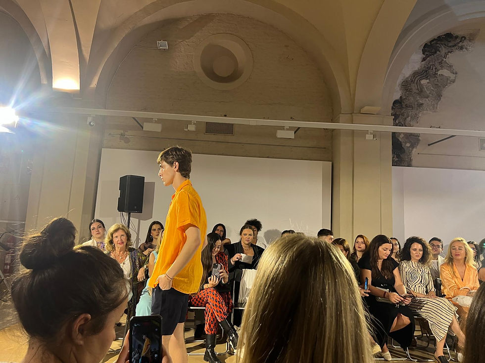 La moda malagueña brilla en Sevilla