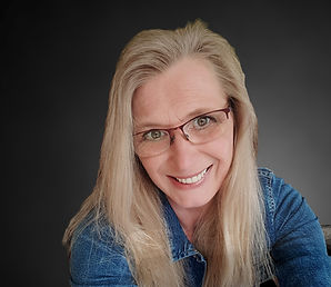 Petra Schroller, Sprecherin, Moderatorin, Trauerrednerin