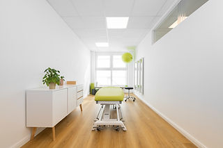 FLOW Physiotherapie - Behandlungsraum 2.jpg