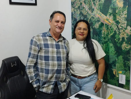 Vereadora Girlene cobra ampliação da rede de água em reunião com o Saneacre