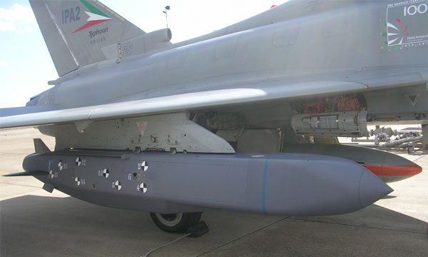 Fransa-İngiltere ortak üretimi uçağa monteli Storm Shadow Seyir füzesi (Resim Kaynak:https://www.aerocontact.com/en/aerospace-aviation-news/46757-first-storm-shadow-missile-release-from-a-eurofighter-typhoon-is-a-success