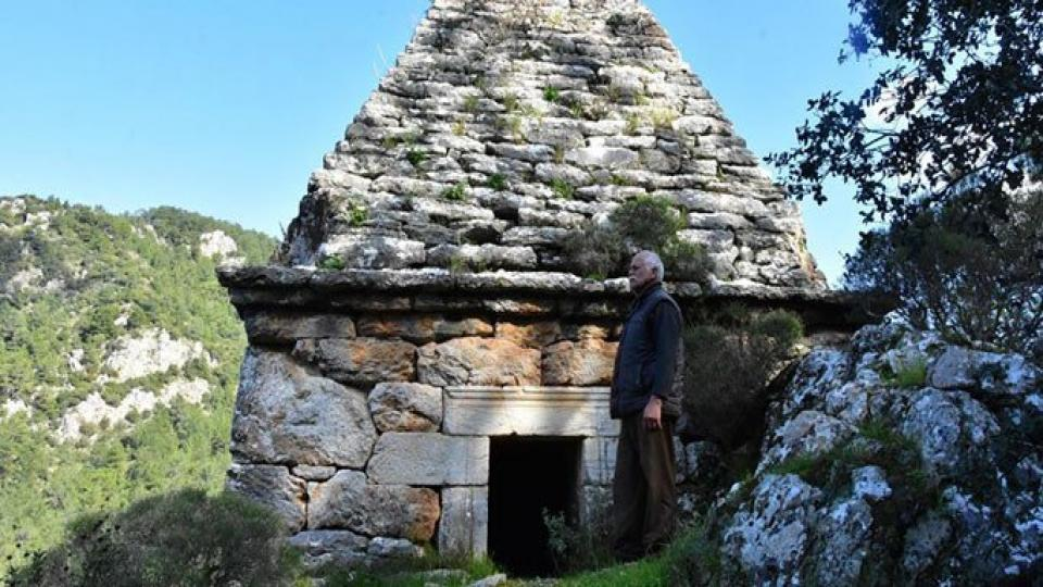 Çağ baba türbesi