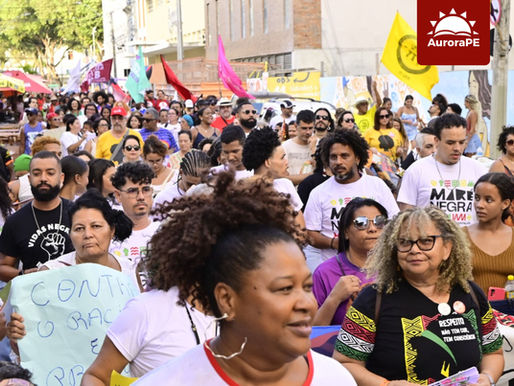 Jorgiane Araújo secretaria da CUT-PE participa da marcha da consciência negra 2025 no Recife