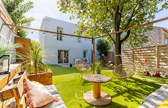 Comme une maison avec jardin à Bois Luzy