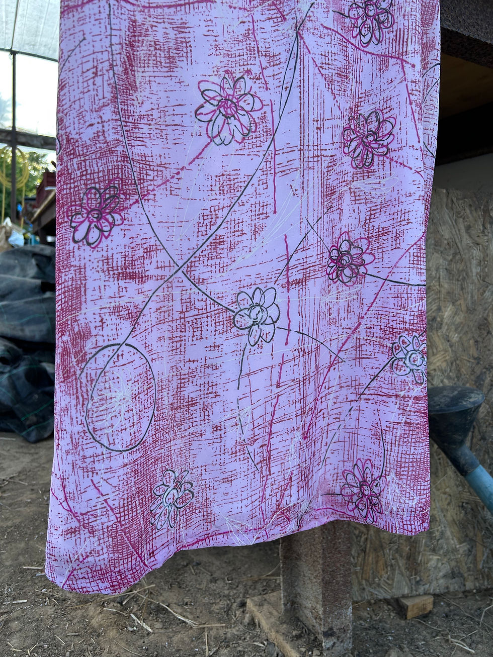 Miniature : Pink tones flowers mid-length skirt
