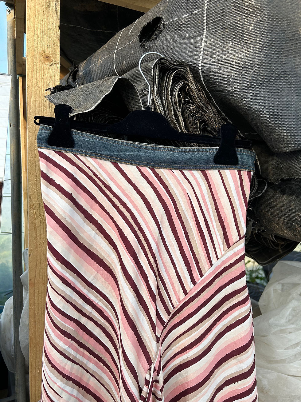 Miniature : Asymmetrycal striped fluid skirt