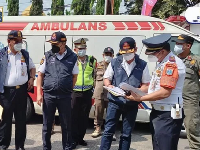 KASUDINHUB JAKBAR DAMPINGI KADISHUB DKI JAKARTA TINJAU ARUS BALIK.