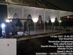 Pemasangan lampu