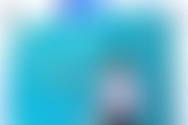 TRANS JAKARTA MENGGUNAKAN ARMADA BUS LISTRIK.