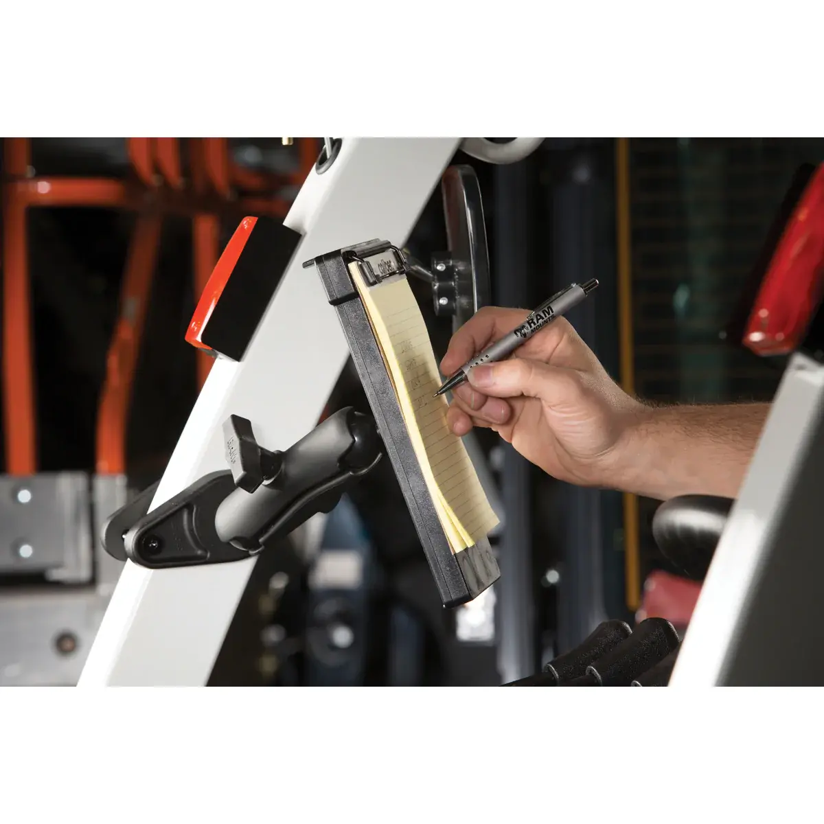 RAM® 筆記本/便條紙架