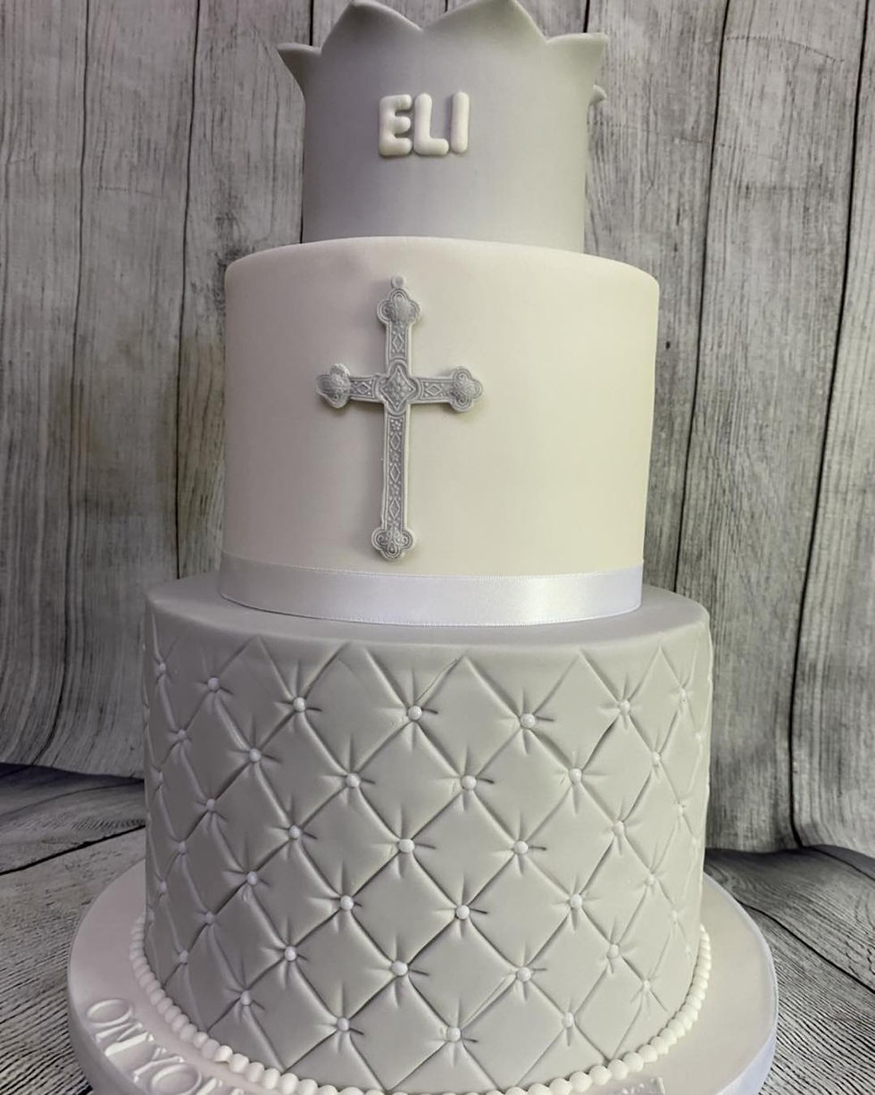 3 tier grey and white with crown