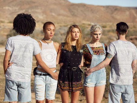 H&M présente sa nouvelle collection "Loves coachella"