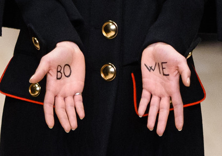 Le monde de la mode rend hommage à David Bowie