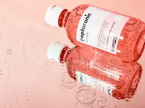 HOW TO PHOTOGRAPH REFLECTIVE, GLASS, AND TRANSPARENT PRODUCTS WITHOUT RUINING THE SHOT