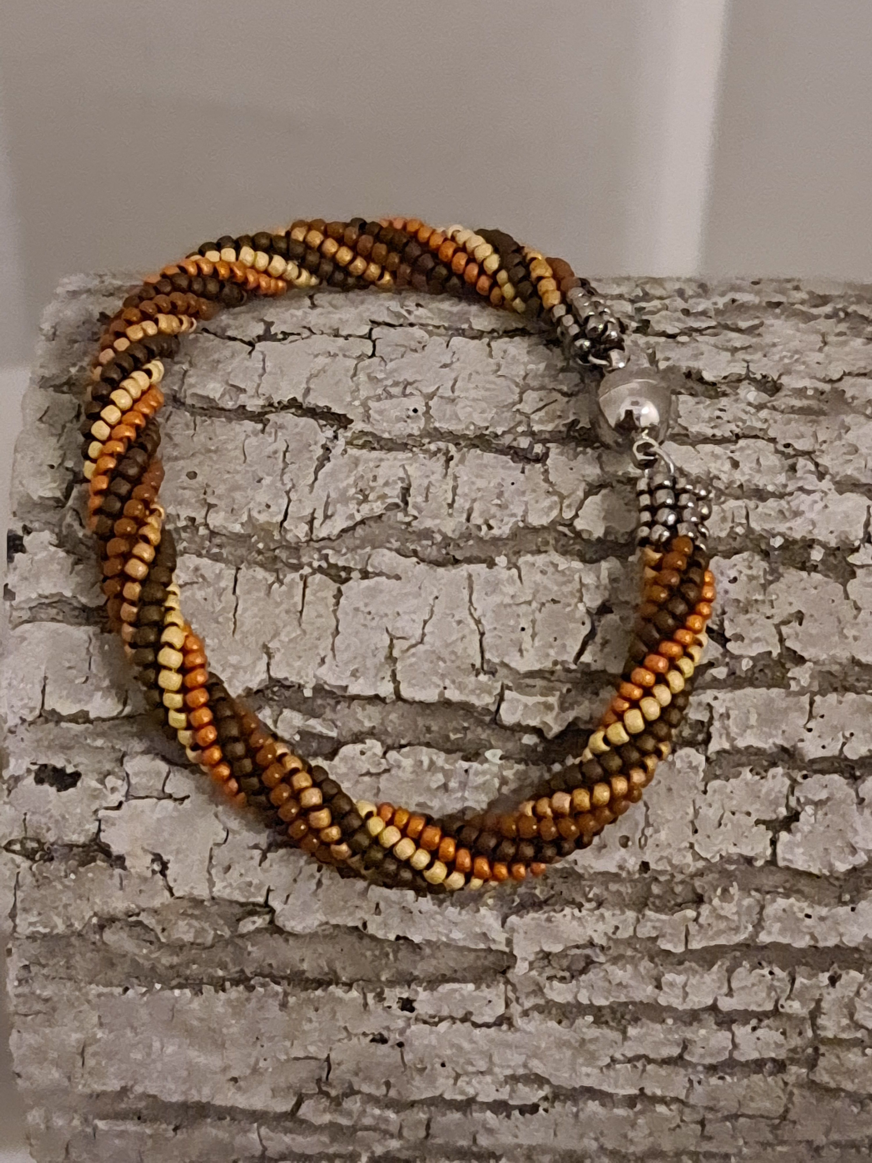 Armband aus Rocailles 