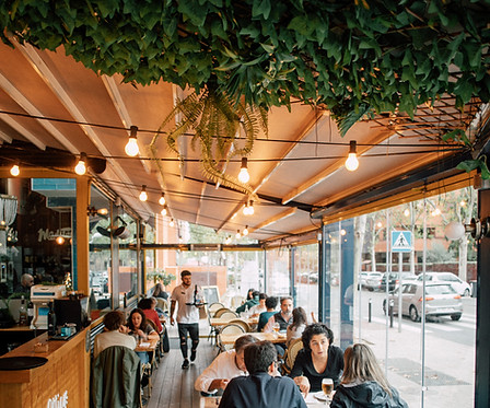 imagen de la terraza del restaurante de ottica