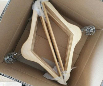 Thumbnail: 比治 荷木衣架 Bigi lotus suit hanger LSH01 Thickness-1.2cm L=44.5cm (HKD11/pc*)