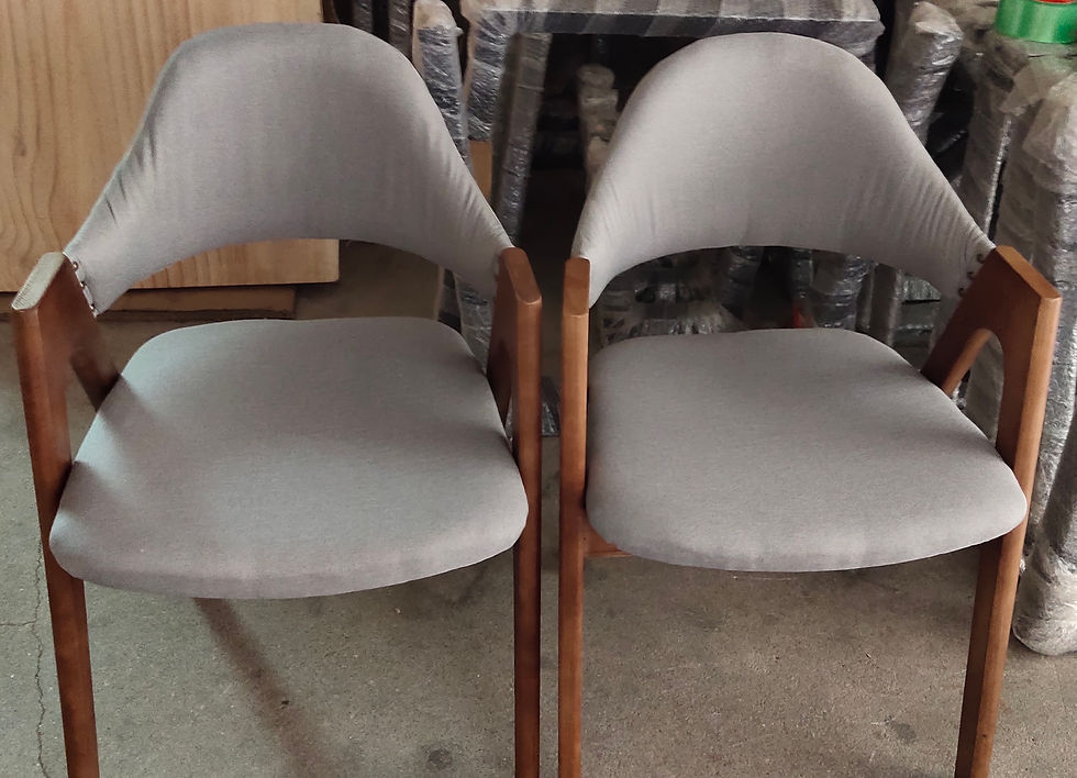 Thumbnail: BiGi 實木椅子#K Solid wood chair (with Fabric Upholstery)