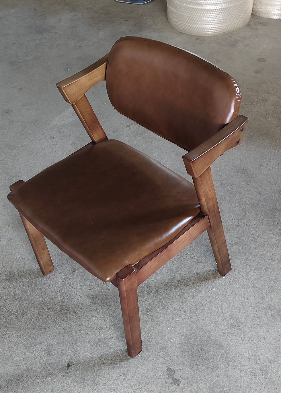 Thumbnail: BiGi 實木椅子#F  Solid wood chair (with PU leather/Fabric Upholstery)