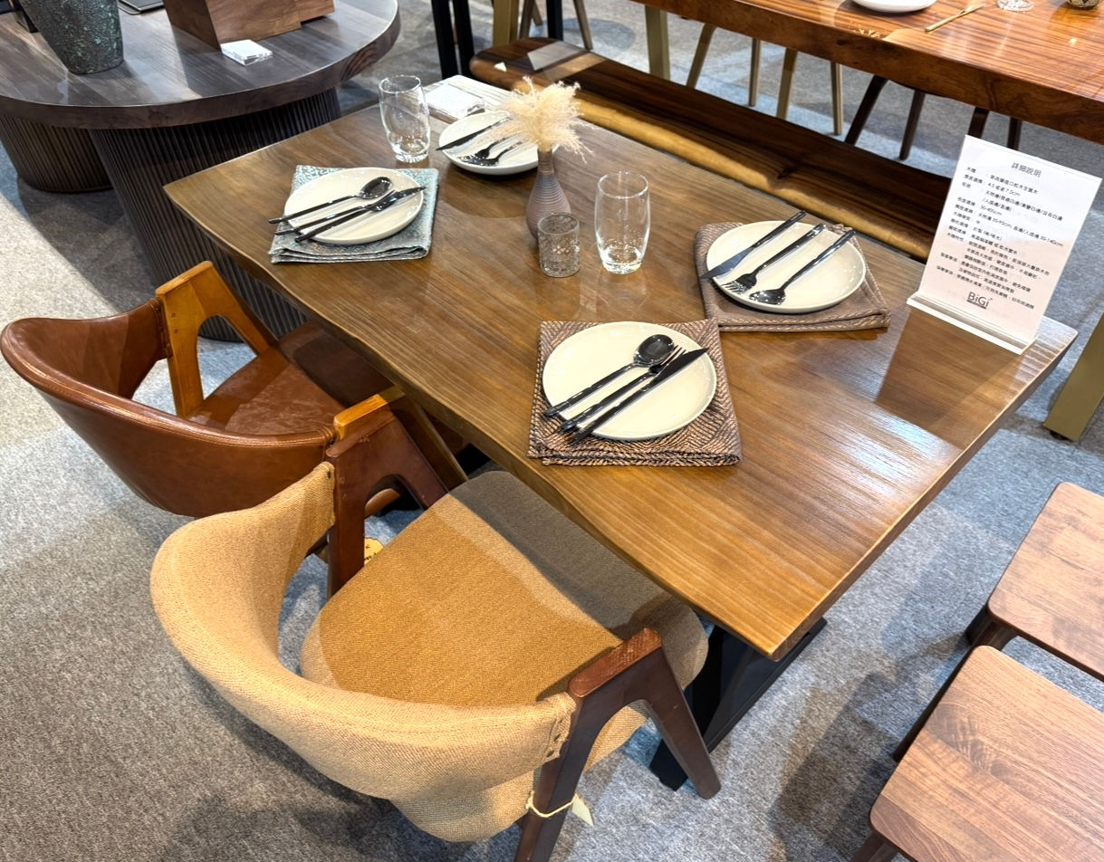 (訂造 OEM) 全套新西蘭原木4人餐枱-  Full set Table 120x70-75, Bench 100x35, Chairs x 2