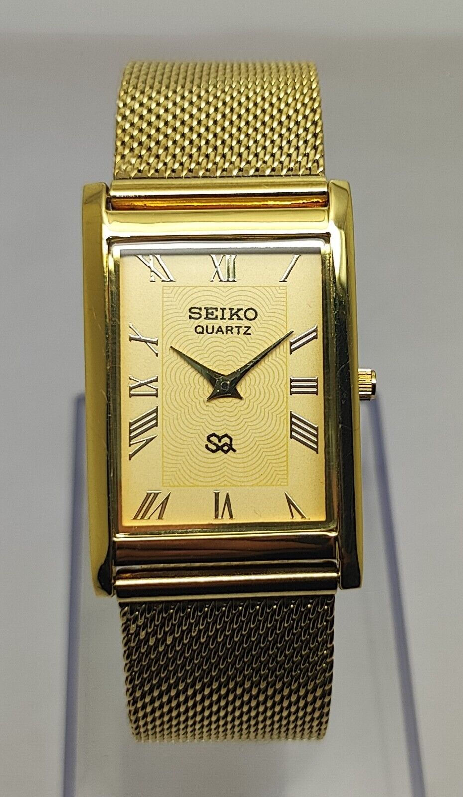 Thumbnail: Seiko Slim Quartz Gold Face Gold Mesh Band Japanese Man's Wrist Watch B19
