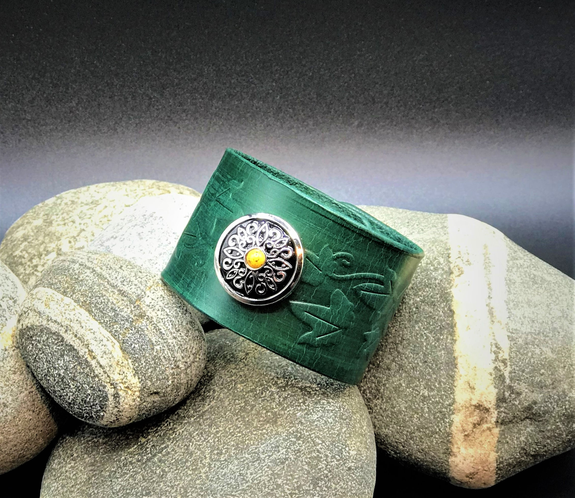 Patterned Leather cuff bracelet - yellow stone Concho