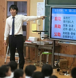 室小学校防災講話.jpg