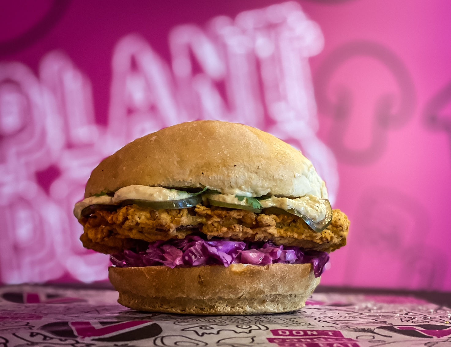 Sandwich con purple asianslaw