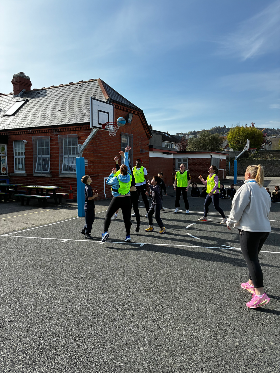 Staff v Rang a Sé Basketball Match