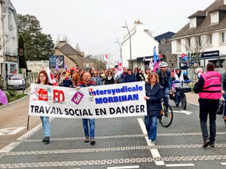 🔴250 manifestants du Social et Médico-social le 4 avril 2024 ont manifesté à Lorient.