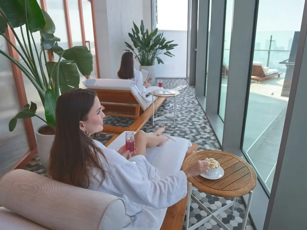 Miniatura: Above the Clouds: 60-min massage and 30-min body scrub Gift Voucher