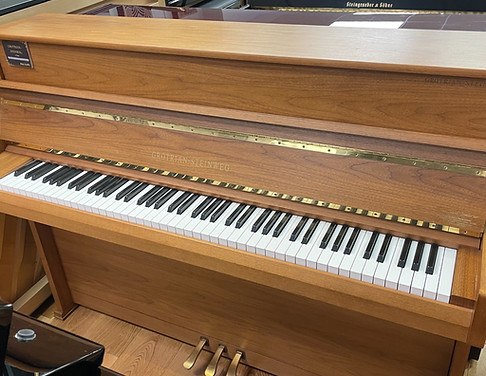 Grotrian Steinweg Walnut_edited.jpg