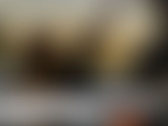 زنان معترض خواسته های خود را مطرح می کنند